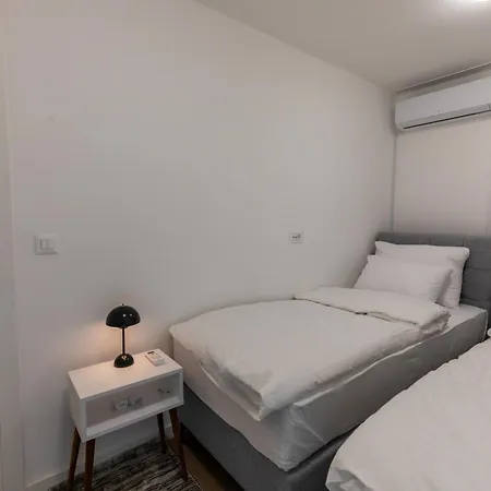 Aparthotel Maira