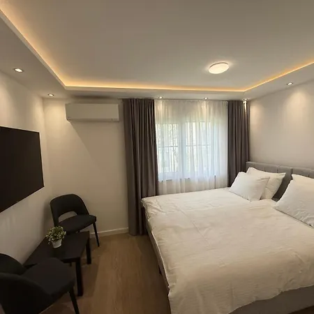 Maira Aparthotel